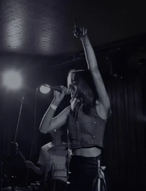 Lara Fitzsimons Gig Photos (18)